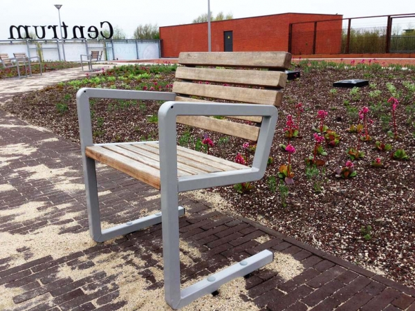 Groen dakterras met FalcoNine stoelen
