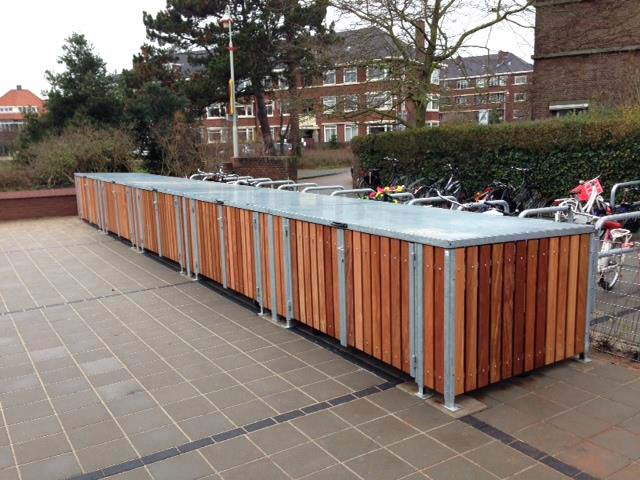 Berg- en fietsparkeerruimte op het schoolplein?