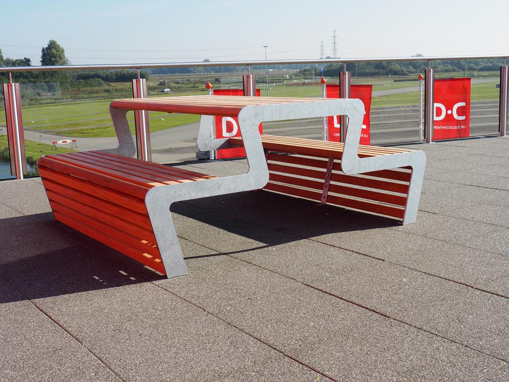 Pauzeren op hoog niveau met FalcoLinea straatmeubilair