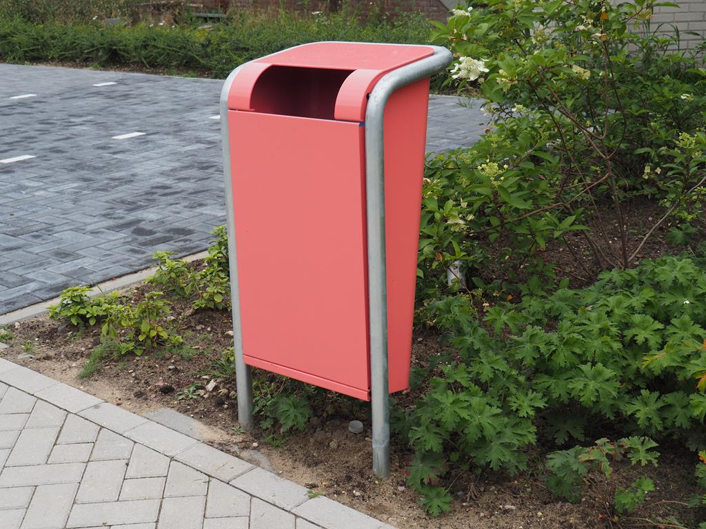 Uitneembare palen en afvalbakken voor terrein Arentheem College