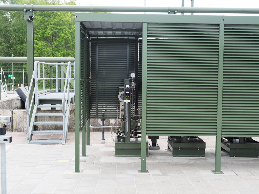 Unieke overkapping met lamellen!