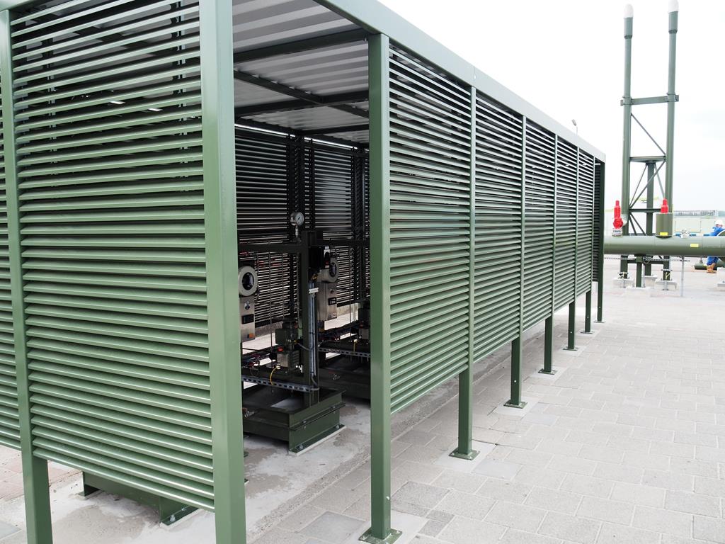 Unieke overkapping met lamellen!