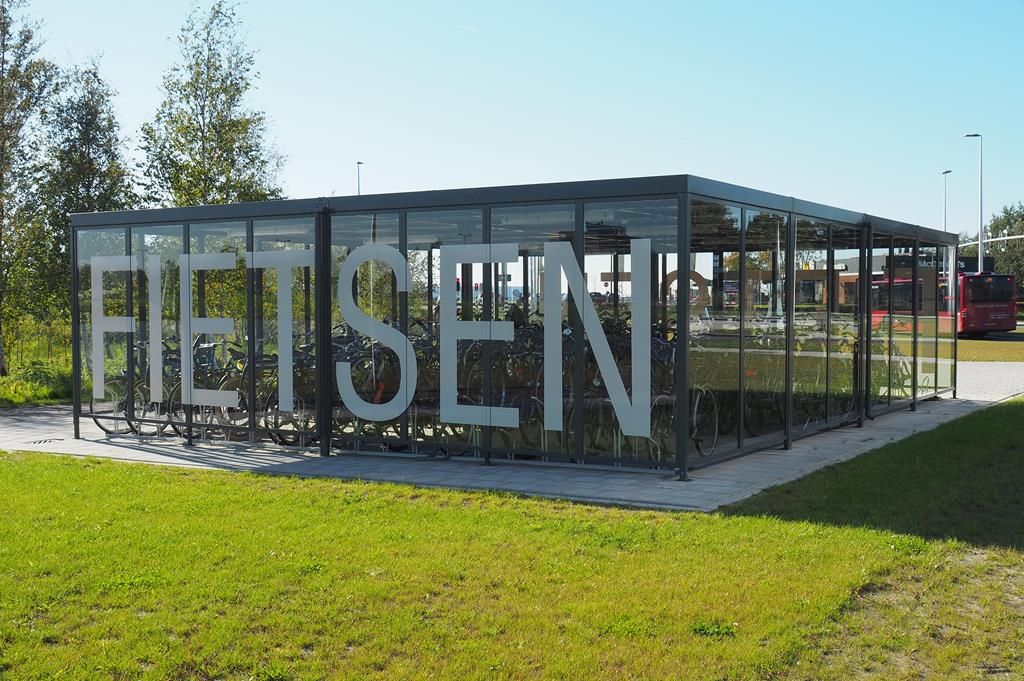 Falco fietsenberging voor OV Knooppunt Schiphol-Noord