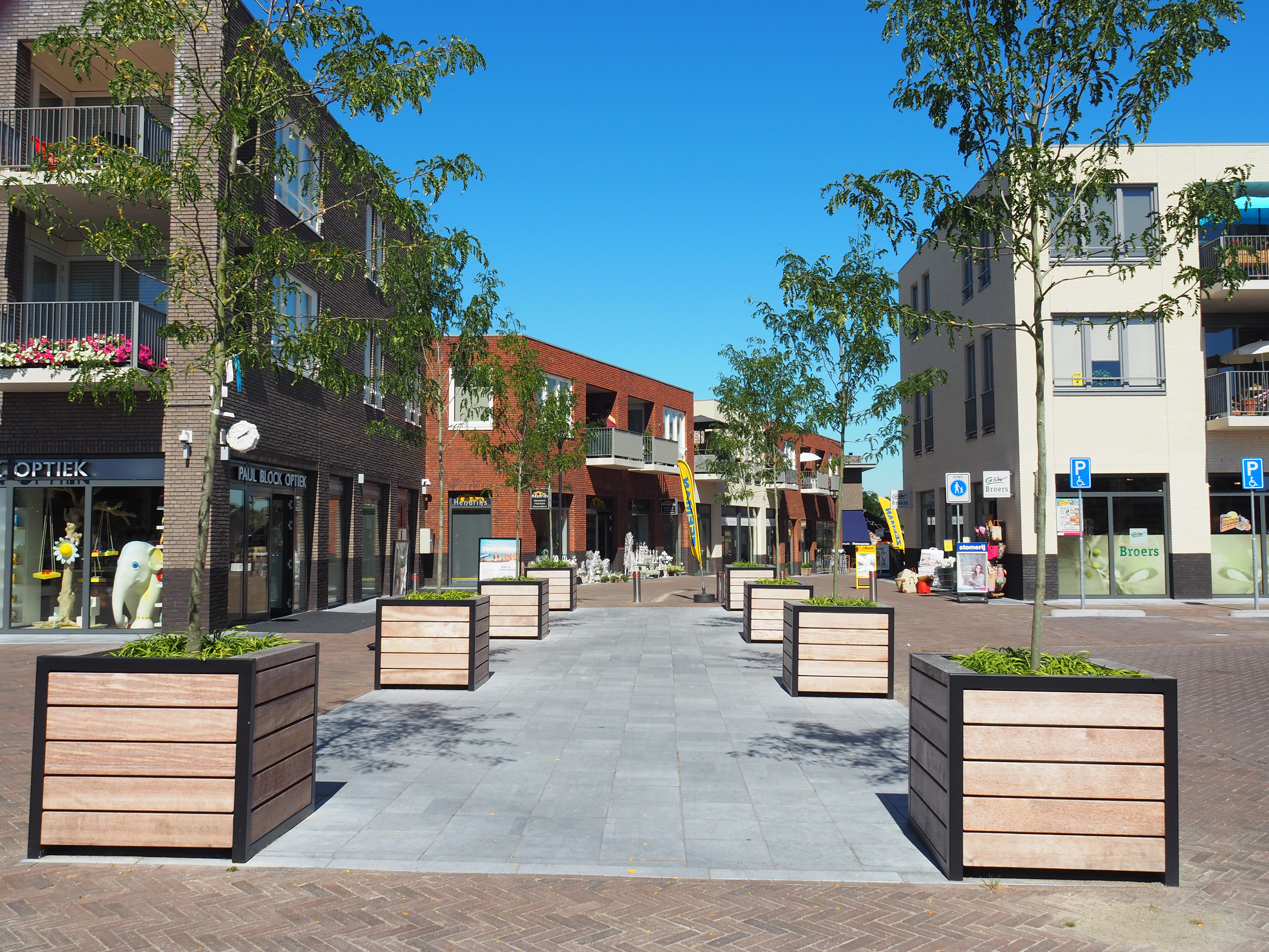 Falco plantenbakken in centrum Eijsden