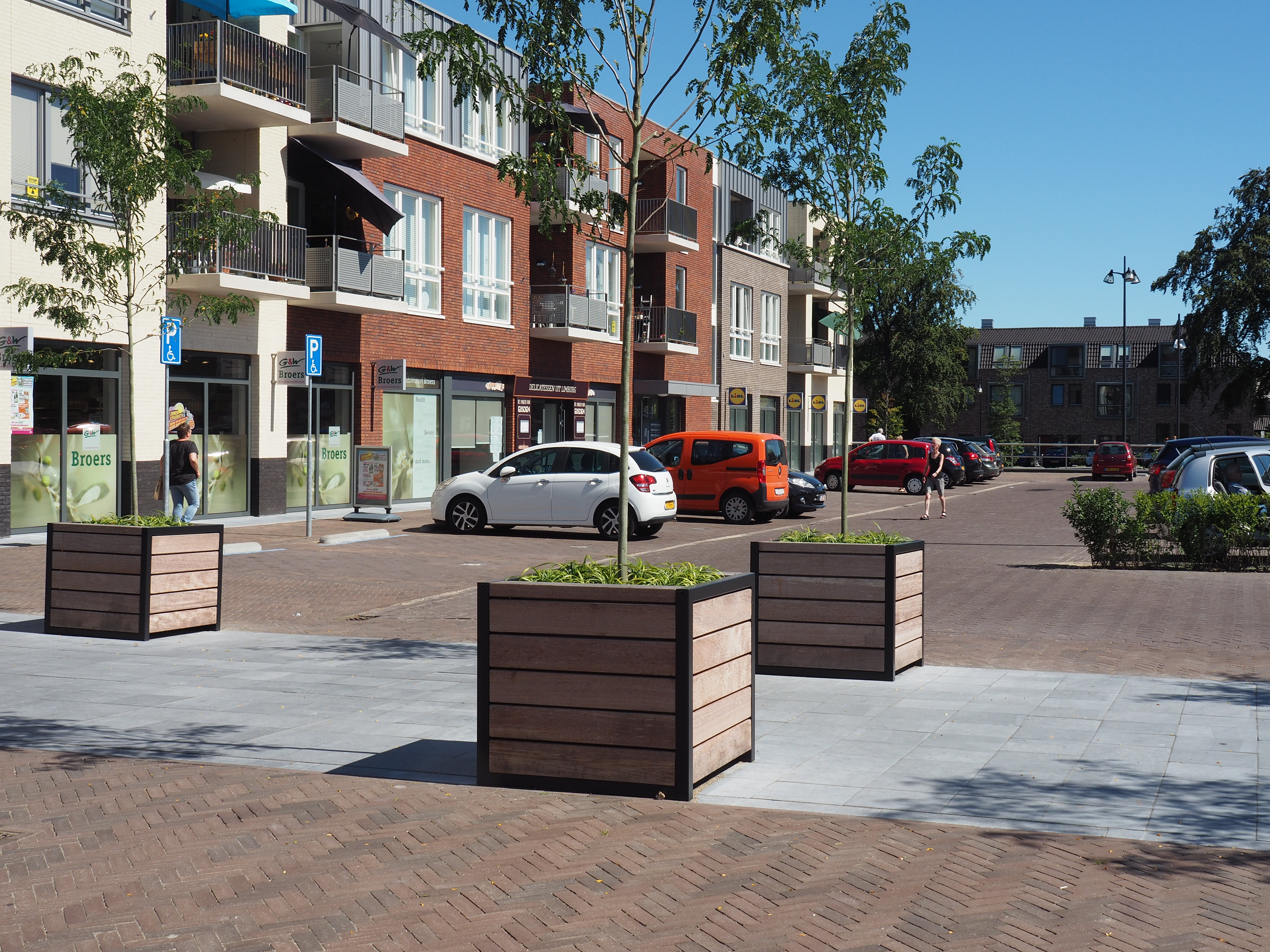Falco plantenbakken in centrum Eijsden