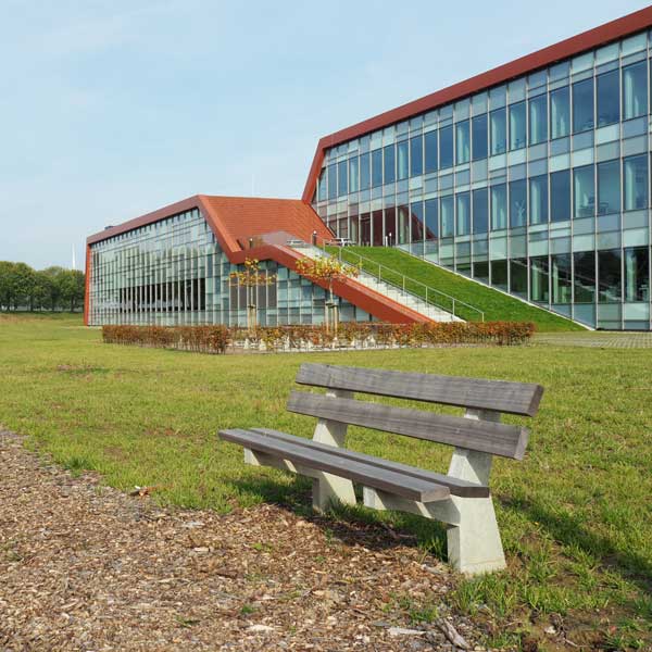 89548 FalcoPark straatmeubilair picknicksets banken tafels