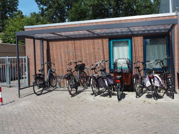 fietsenrekken fietsoverkapping polycarbonaat dak