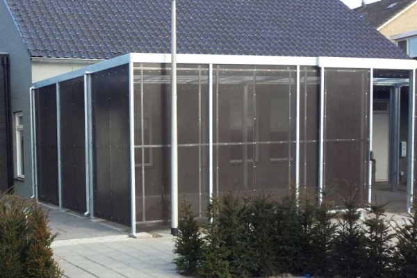 79506_fietsstalling_met_schuifdeur_bij_wijkgebouw