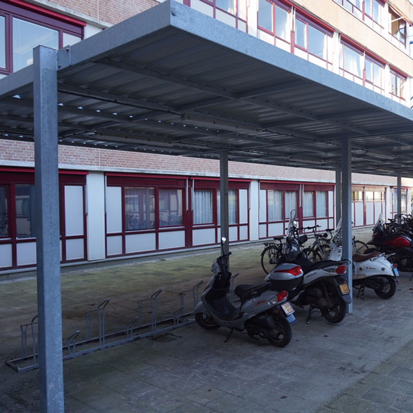 83144_fietsparkeren_overkapping_fietsenrekken_paaltjes