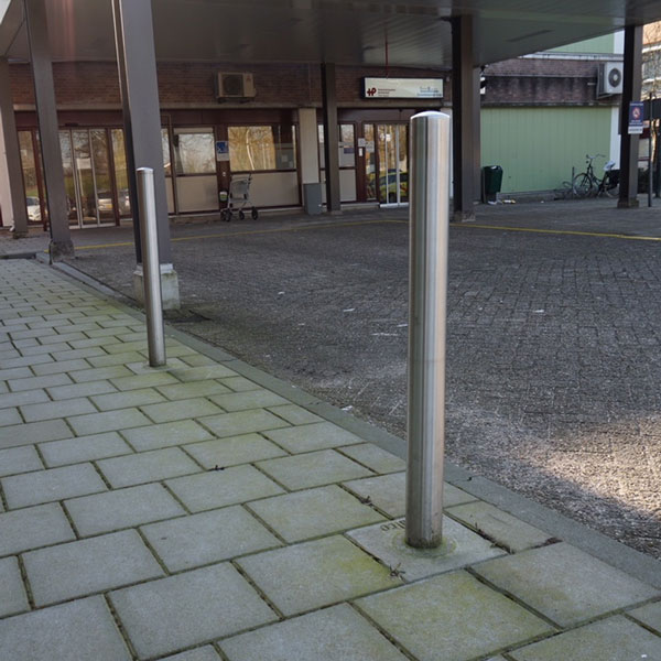 83144_fietsparkeren_overkapping_fietsenrekken_paaltjes