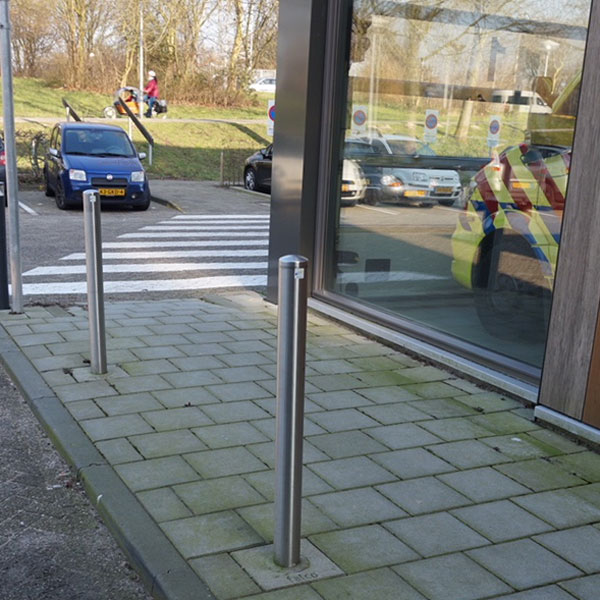 83144_fietsparkeren_overkapping_fietsenrekken_paaltjes