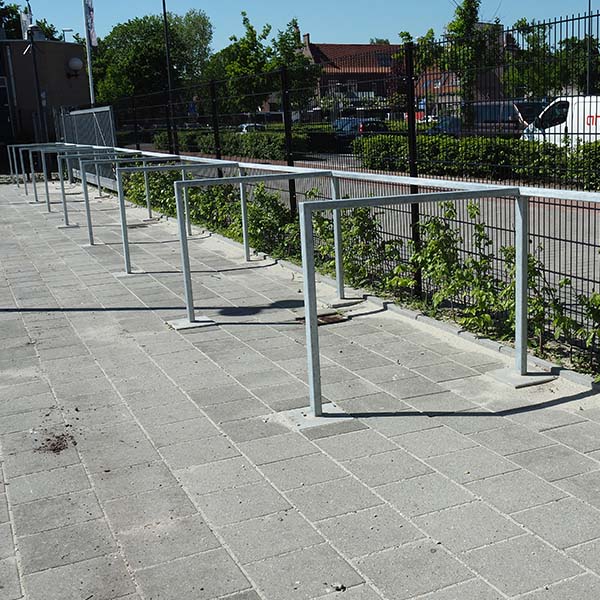 86737_fietsparkeren_fietsaanleunbeugels_geleidehekken