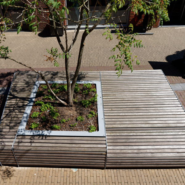 Op maat gemaakt multifunctioneel zitmeubilair in Barneveld