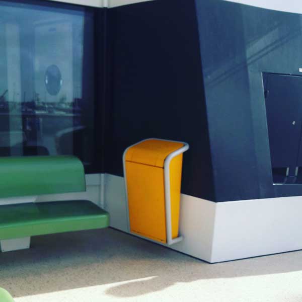 88952 afvalbak FalcoJona veerboot Terschelling