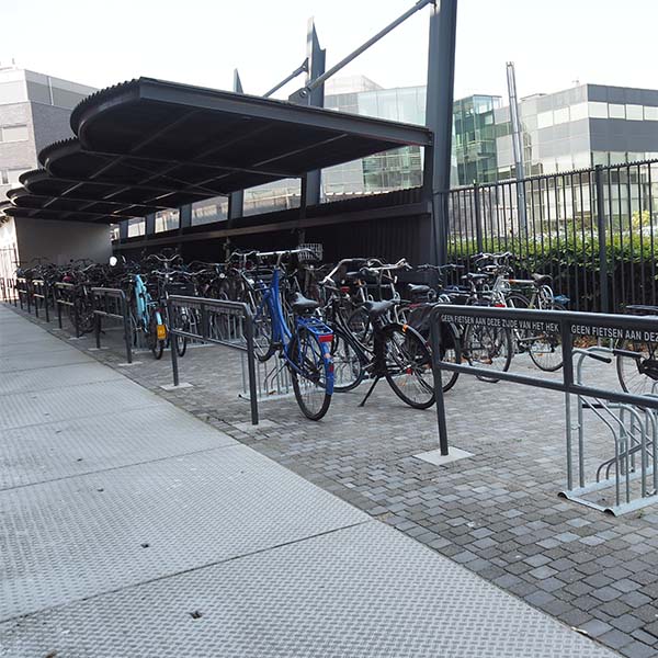 89747 fietsparkeren fietsrekken falcocrate geleidehek