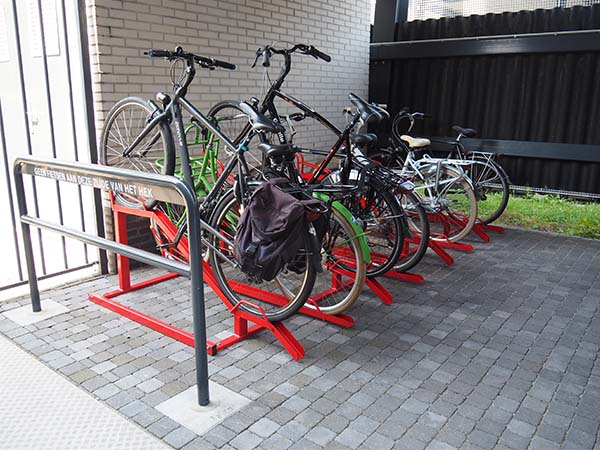 89747 fietsparkeren fietsrekken falcocrate geleidehek