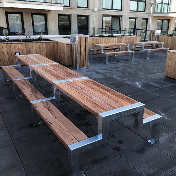 112534 straatmeubilair dakterras buitenbank poefjes picknickset scooter parkeerplaats