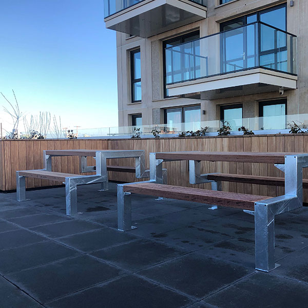 112534 straatmeubilair dakterras buitenbank poefjes picknickset scooter parkeerplaats