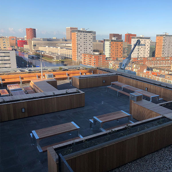 112534 straatmeubilair dakterras buitenbank poefjes picknickset scooter parkeerplaats