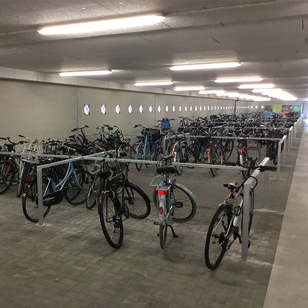114809 fietsparkeren fietsafzetting Saxion etagerekken