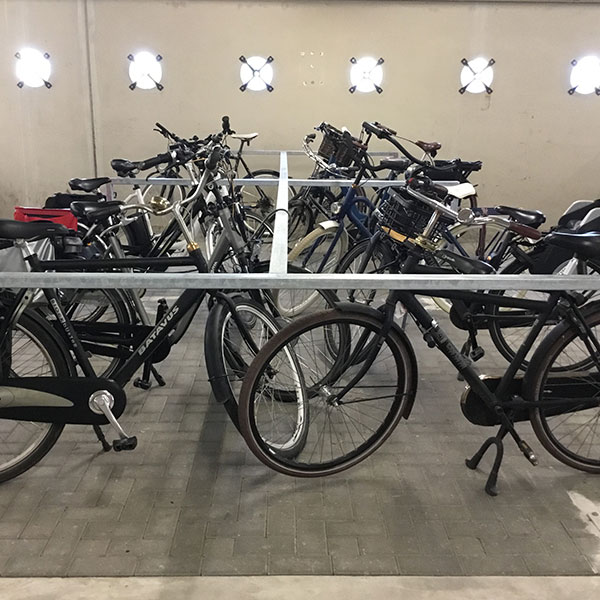 114809 fietsparkeren fietsafzetting Saxion etagerekken