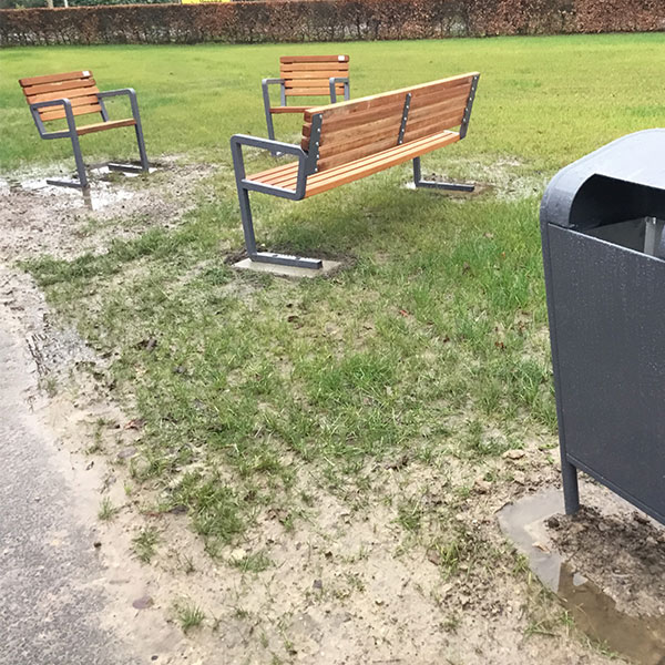 110140 straatmeubilair buitenbank stoel verkeersvoorziening paaltje