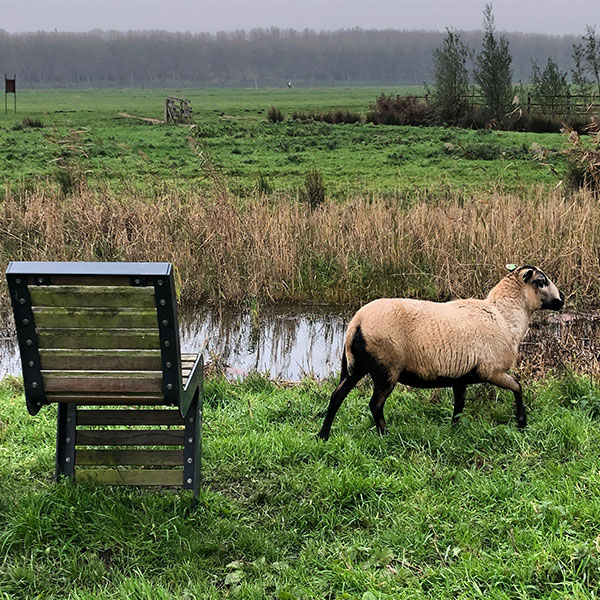 100180 straatmeubilair buitenbank stoel