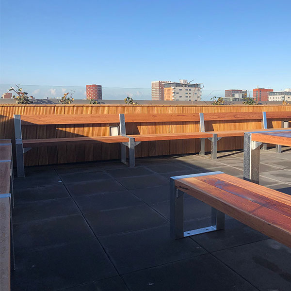 112534 straatmeubilair dakterras buitenbank poefjes picknickset scooter parkeerplaats