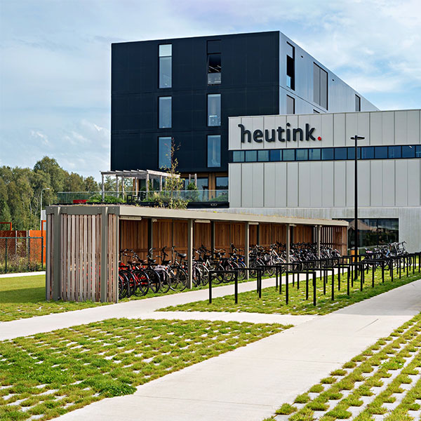 125890 122204 110648 fietsoverkapping rokersafdak rokersruimte pauzeruimte fietsparkeren groendak