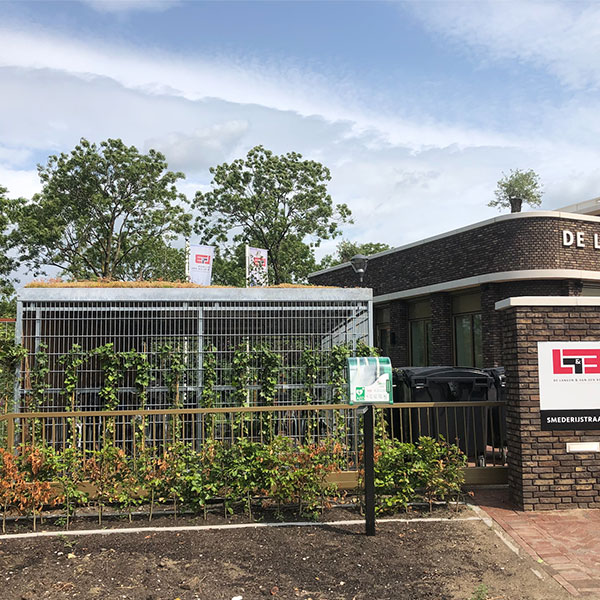 124111 124108 fietsparkeren fietsoverkapping fietsenrek straatmeubilair afvalbak plantenbak  buitenbank