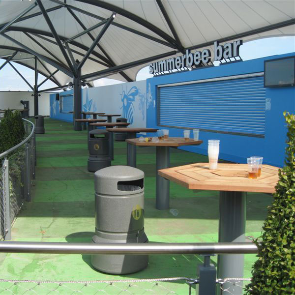 statafel straatmeubilair picknicktafel FalcoSwing Manchester United