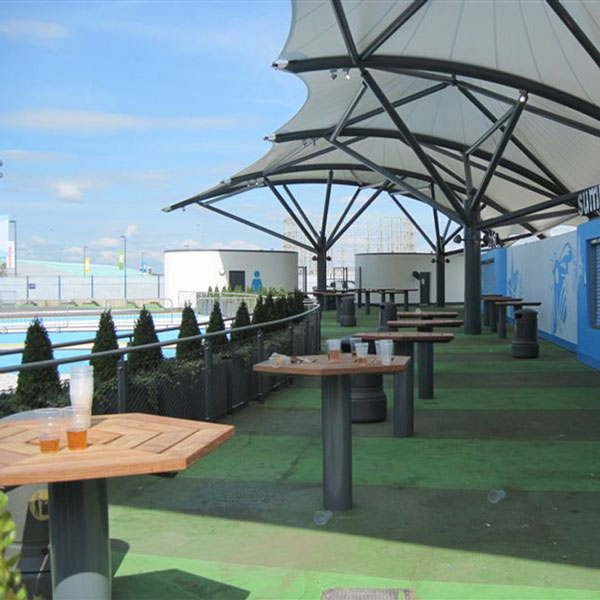 statafel straatmeubilair picknicktafel FalcoSwing Manchester United