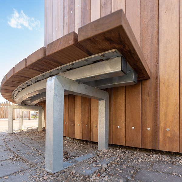 116574 ronde overkapping buitenberging buitenbank straatmeubilair