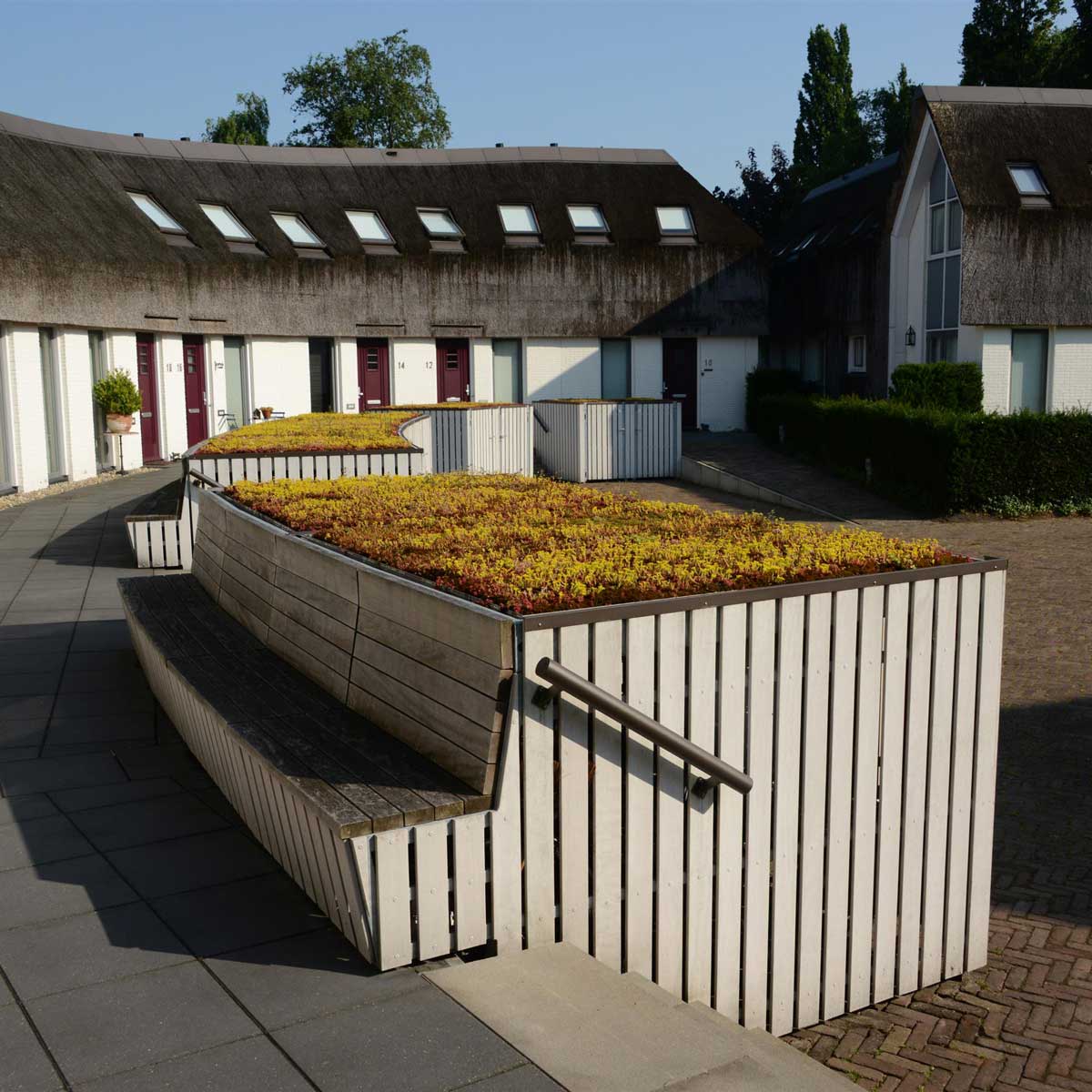 straatmeubilair buitenbank zitbank fietskluis sedum Tabakspaade Laren