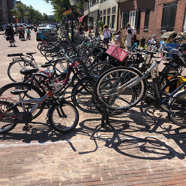 115839+116255 circulair aanbesteding leiden fietsaprkeren fietsenrekken fietsaanleunbeugels