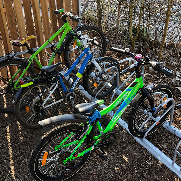 120692 116974 fietsoverkapping fietsenrek voor kinderfietsen basisschool