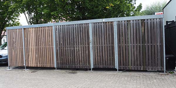 Houten fietsoverkapping uitgebreid