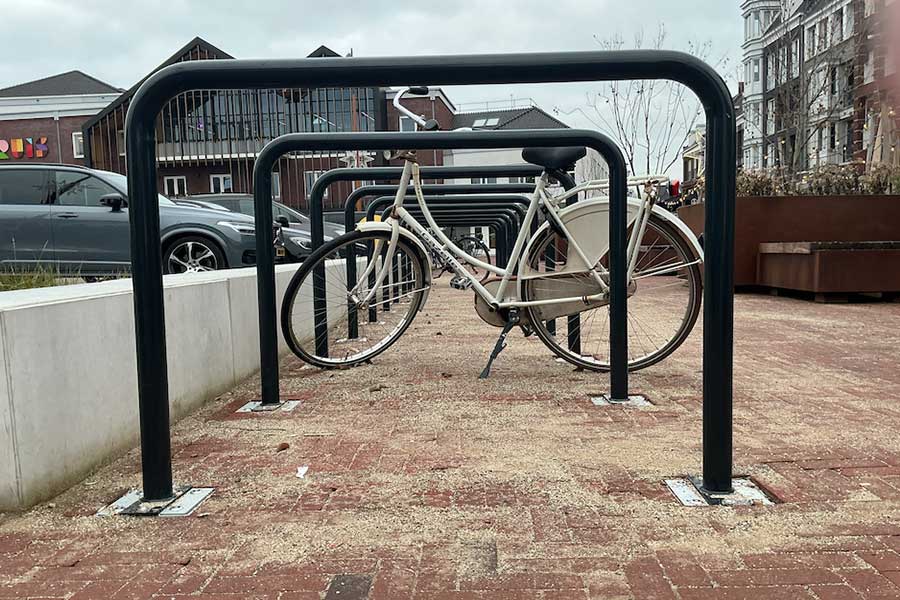 142641 fietsparkeren uitneembaar fietsaanleunbeugel