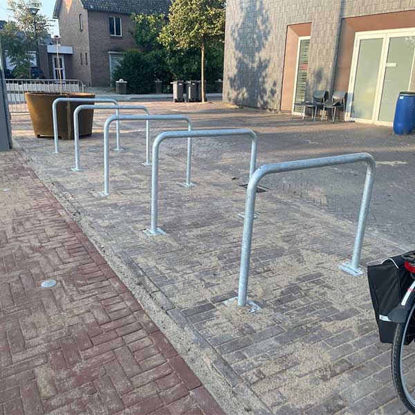 verwijderbaar straatmeubilair fietsaanleunbeugels fietsparkeren