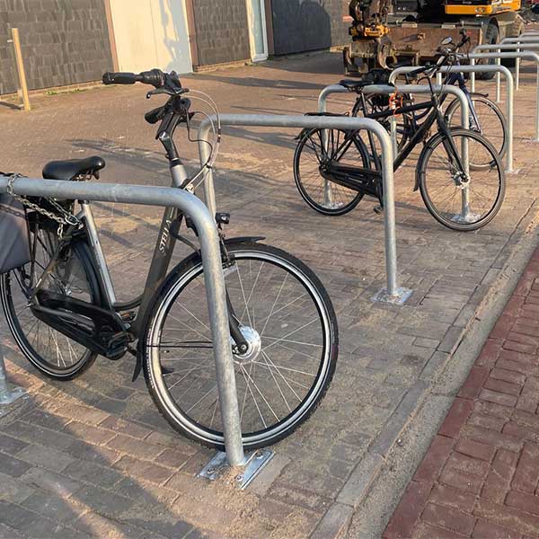 verwijderbaar straatmeubilair fietsaanleunbeugels fietsparkeren