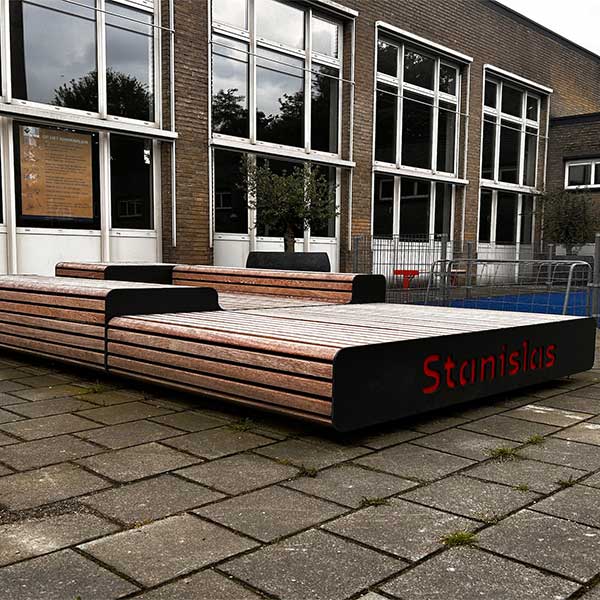 132915 schoolplein straatmeubilair buitenbank picknickset afvalbak