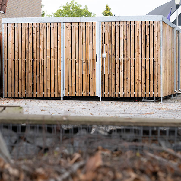 116270 fietsoverkapping met sloophout