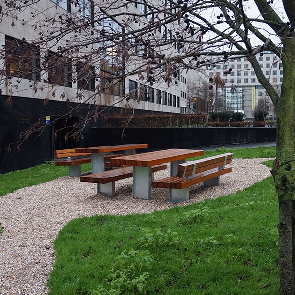 Pauzeren op solide picknicksets