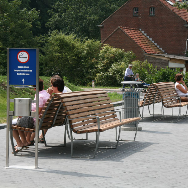 zitbank buitenbank straatmeubilair FalcoRelax ziekenhuis