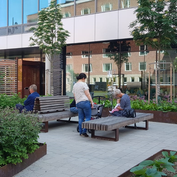 zitbank-dubbelzijdig-rugleuning--straatmeubilair=FalcoMetro3