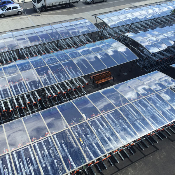 Fietsparkeren fietsoverkapping rokersoverkapping transparant FalcoRail