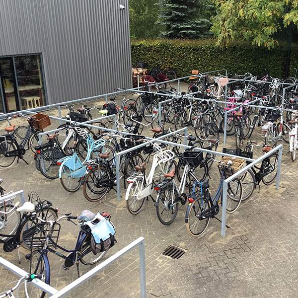 fietsparkeren fietsafscheiding geleidehek fietsafzetting